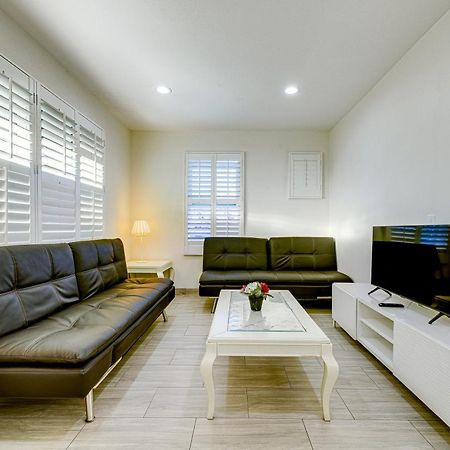 Stylish Modern Home, Ac, Parking & Near Fwys Santa Ana Buitenkant foto