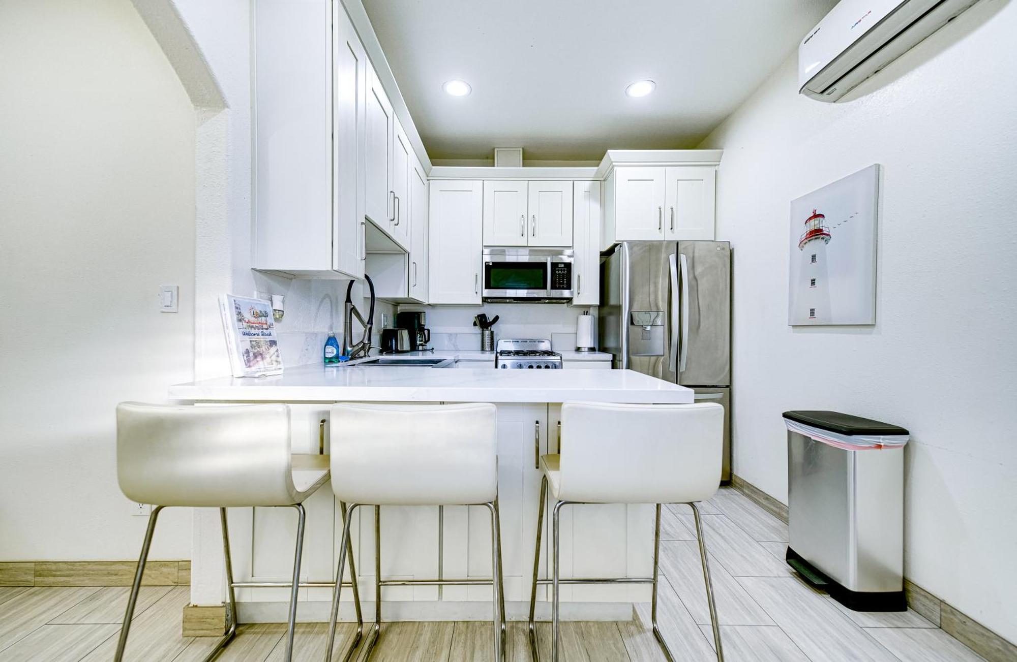 Stylish Modern Home, Ac, Parking & Near Fwys Santa Ana Buitenkant foto